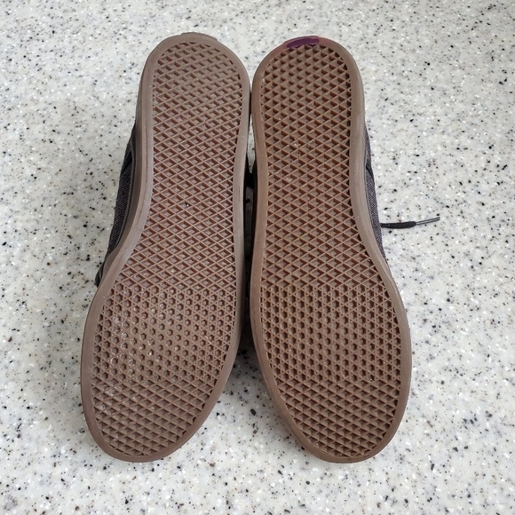 VANS - Picture 4 of 5